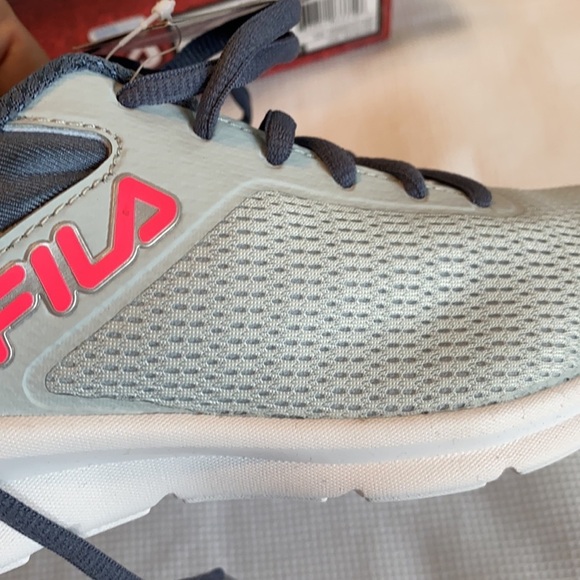 Woman’s Fila Coolmax Memory Foam size 8 Sneakers - Picture 12 of 12
